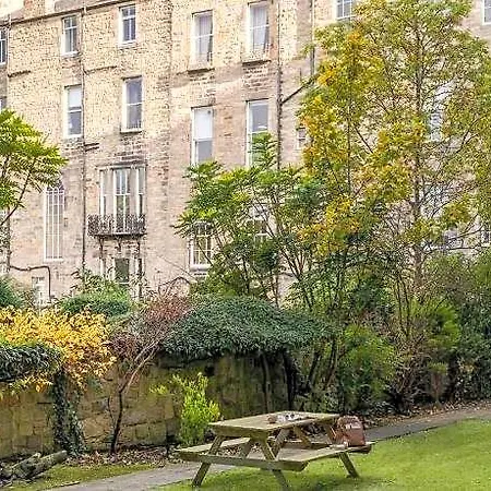 Royal Garden New Town Hotel