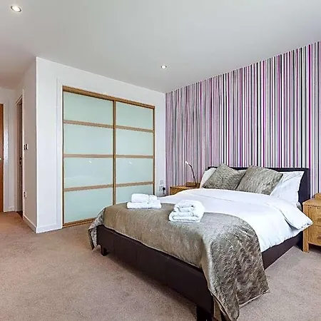 Stylish Garden View 5* Edinburgh