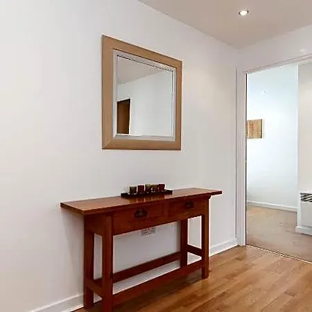 Stylish Garden View 5* Edinburgh