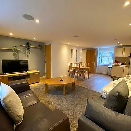 Apartahotel Cs Exclusive Of Princess Street West End *