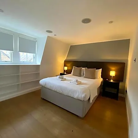 Cs Exclusive Of Princess Street West End Apartahotel Edimburgo