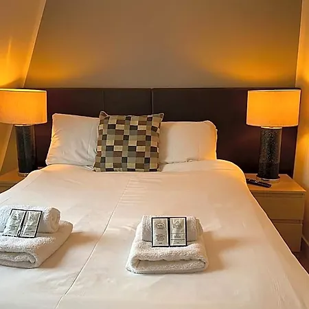 Cs Exclusive Of Princess Street West End Apartahotel *