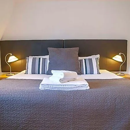 Cs Exclusive Of Princess Street West End Apartahotel Edimburgo