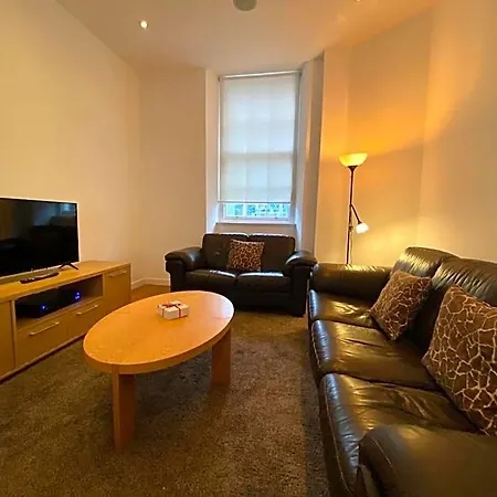 Cs Exclusive Of Princess Street West End Apartahotel Edimburgo