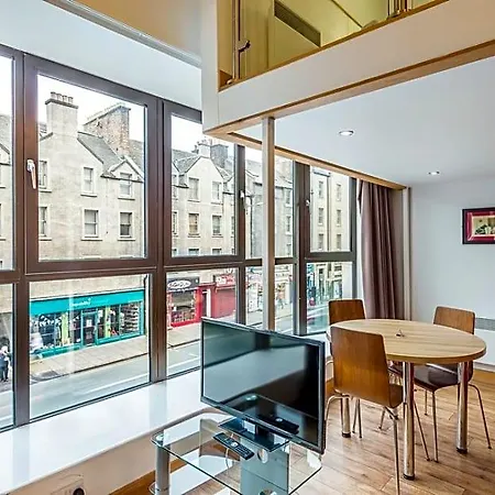 Richmond Place Apts - Now Km - 993949 3*
