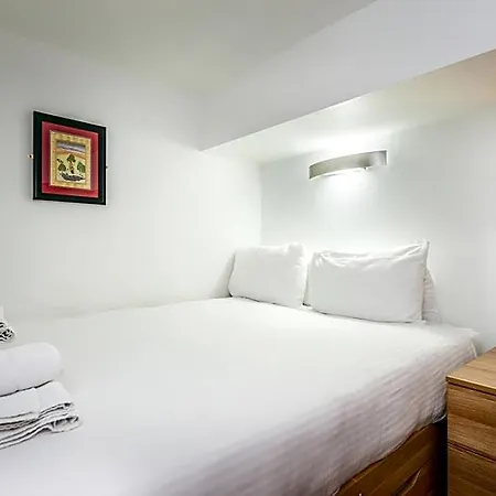 Richmond Place Apts - Now Km - 993949 3*