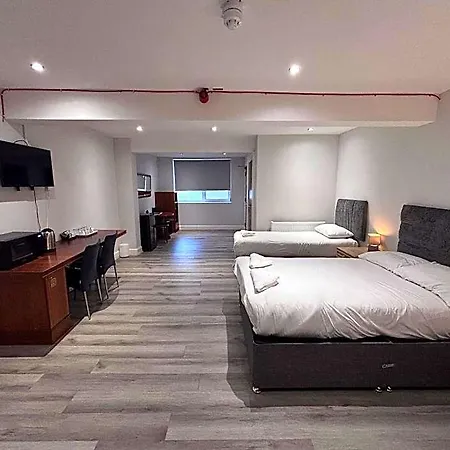Park View Hotel *
