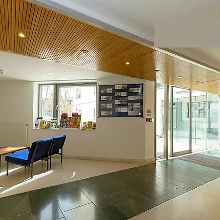 Friendship House Ξενοδοχείο