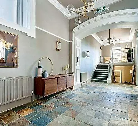 Hotel Royal Garden New Town 5*