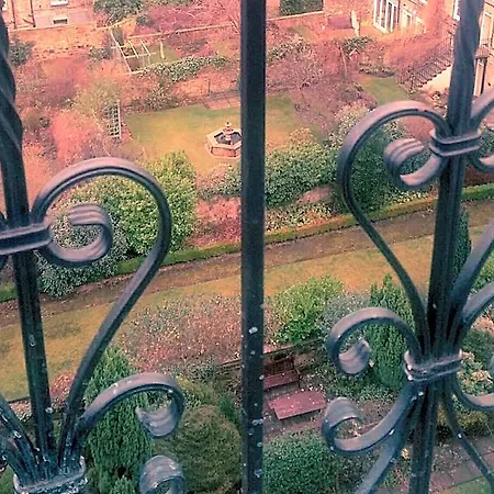 Royal Garden New Town Hotel