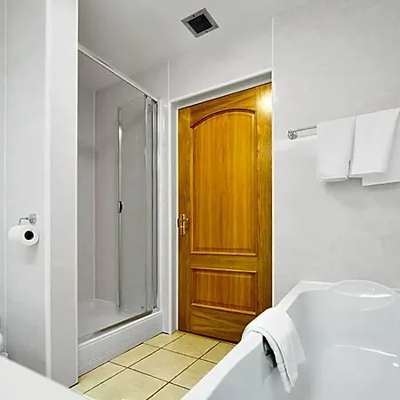 Peggyslea Farm Hotel Edinburgh