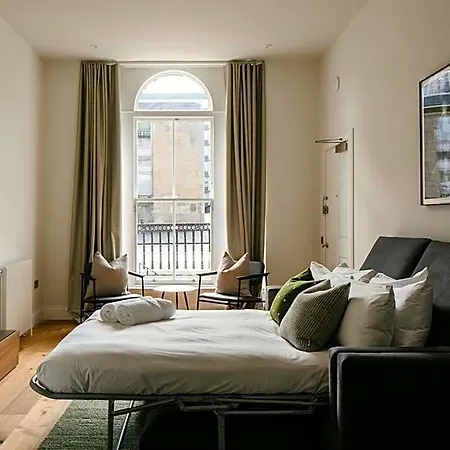 33 Castle Terrace 4*