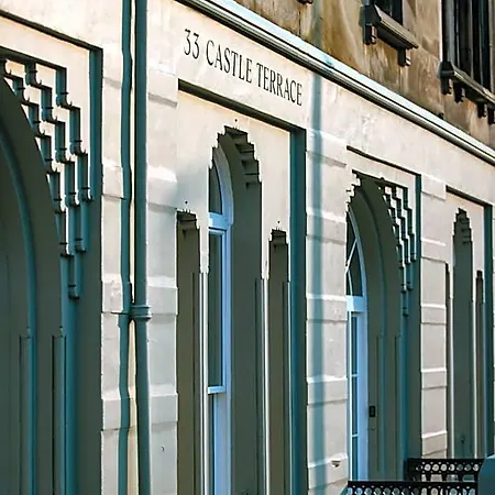 Aparthotel 33 Castle Terrace 4*