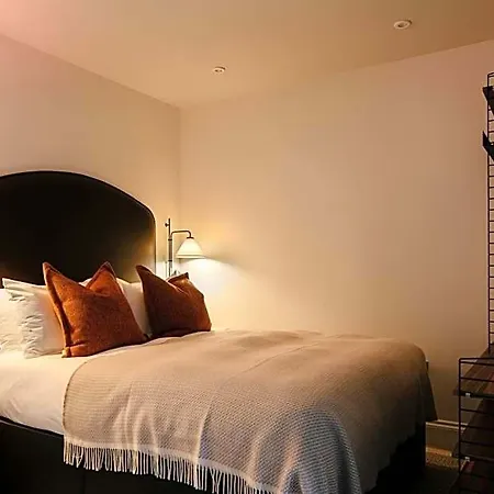 Aparthotel 33 Castle Terrace Edinburgh