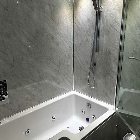 Aparthotel Thistle