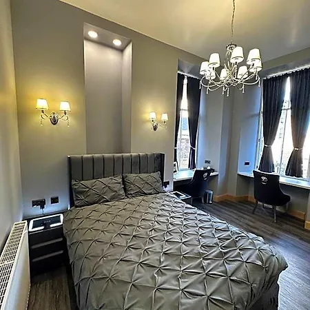 Aparthotel Thistle *