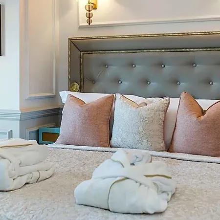 Righ Residences - George Street 4*