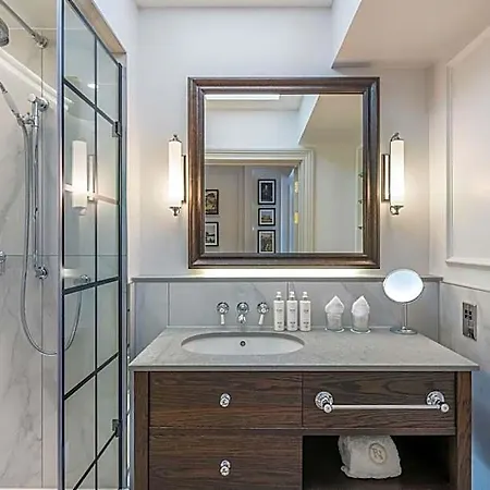 Righ Residences - George Street Aparthotel
