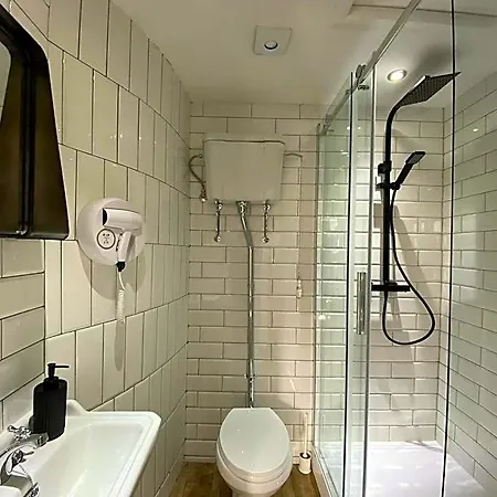 Aparthotel Queen Street Boutique 5*