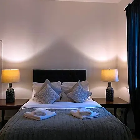 Queen Street Boutique Aparthotel 5*