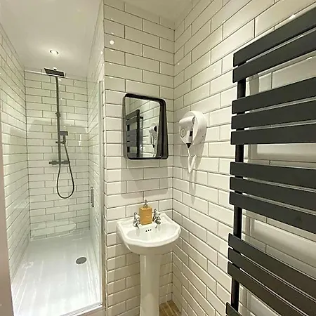 Queen Street Boutique 5*