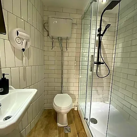 Queen Street Boutique Aparthotel 5*