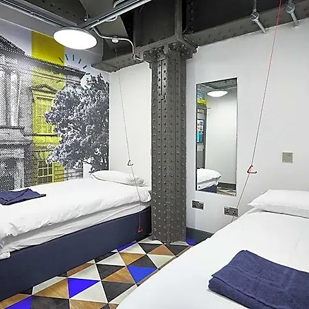 St Christopher's - Old Town Hostal