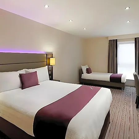Hotel Premier Inn Edinburgh Princes Street 3*