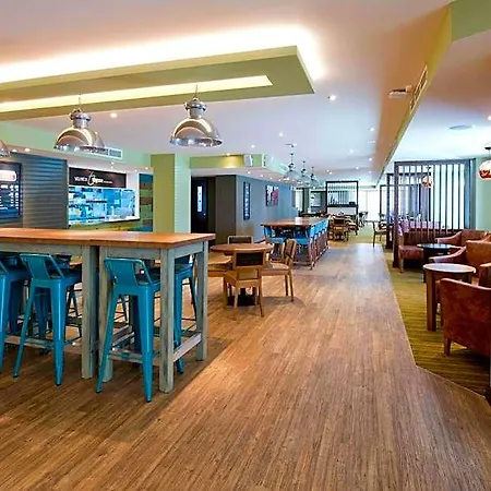 Premier Cc York Place/st Quarter 3*