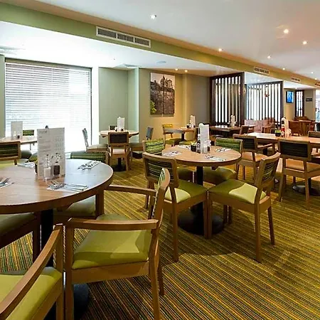 Premier Cc York Place/st Quarter 3*
