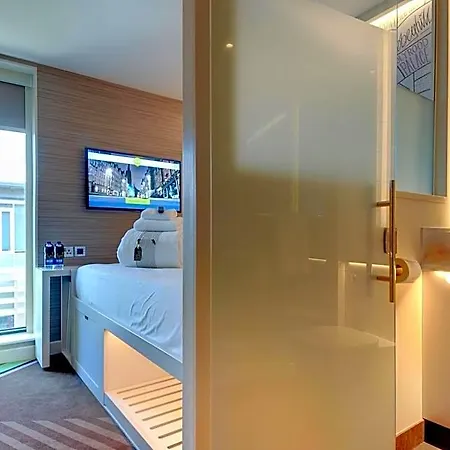 Hotel Hub By Premier 3*