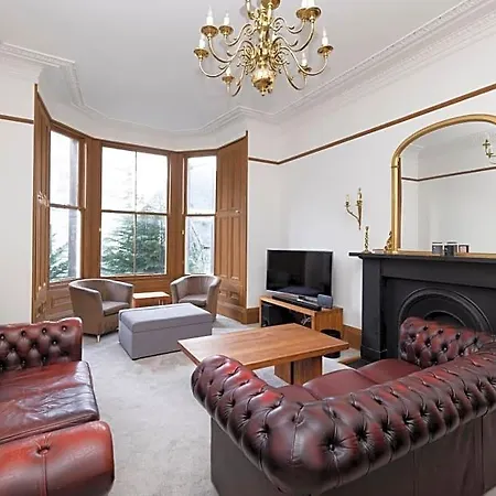 Appartamento Joivy Spacious Near The Meadows Edimburgo