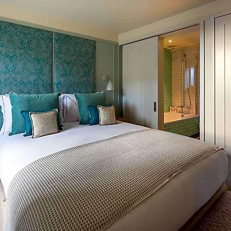Abbey Apartments, At Holyrood Edinburgh