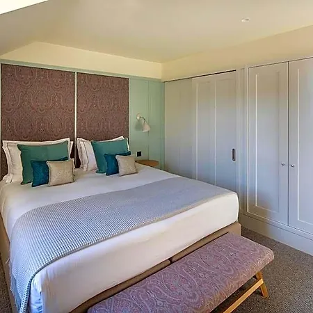 Abbey Apartments, At Holyrood Apart Otel