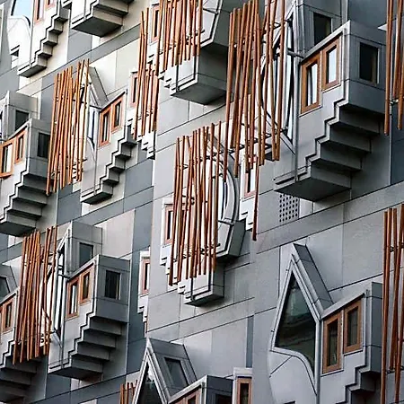 Abbey Apartments, At Holyrood 4*