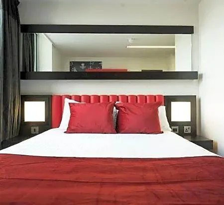 Hub By Premier Haymarket Hotel 3*