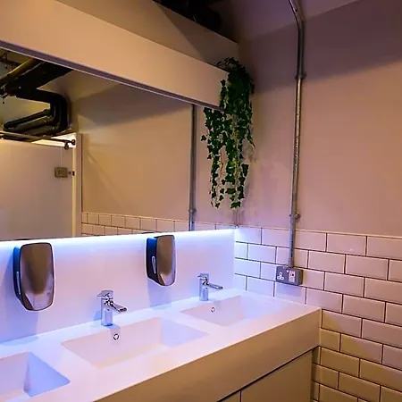 Hostel Code - The Court, Edinburgh