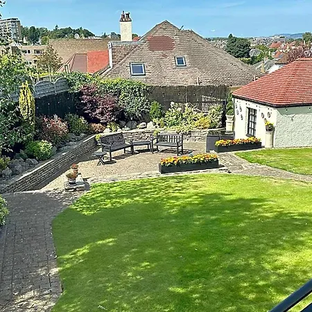 The Cairn Bed & Breakfast Edinburgh