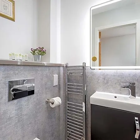 Smith Place 3* Edinburgh