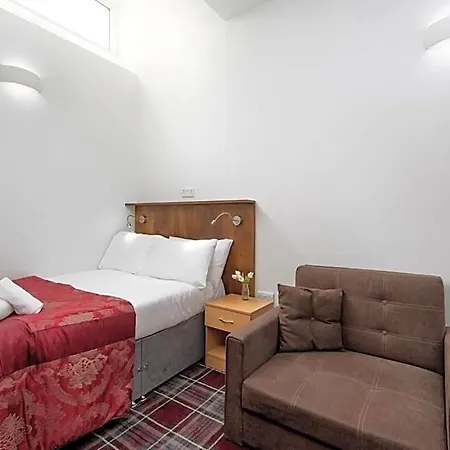 Smith Place 3*