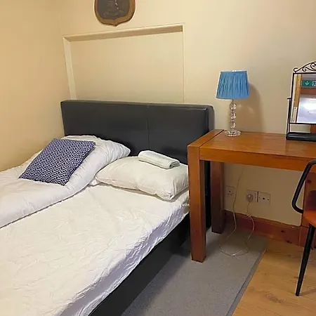Edinb&b