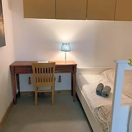 Edinb&b