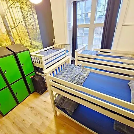 Backpackers - Over 18s Only *