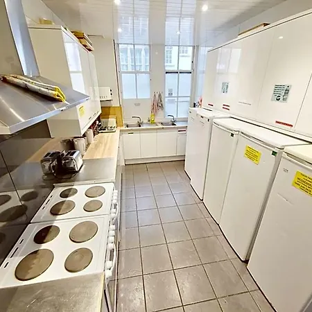 Backpackers - Over 18s Only Hostel *