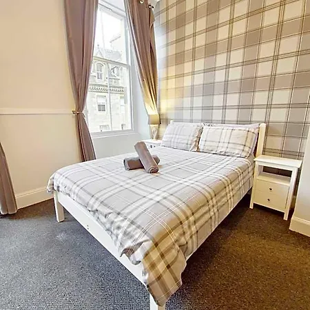 Backpackers - Over 18s Only Hostel *