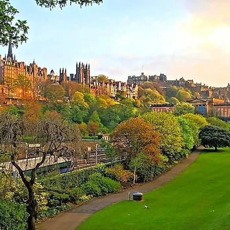 West Side Hostel Edinburgh