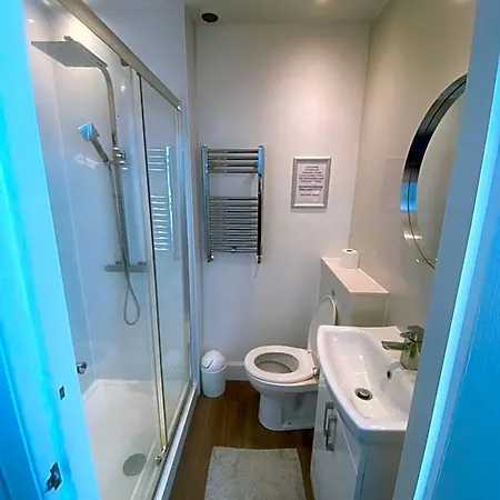 Hostel West Side *