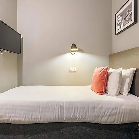 Towerbridge64 Hotel