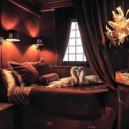 Hotel House Of Gods Royal Mile 4*