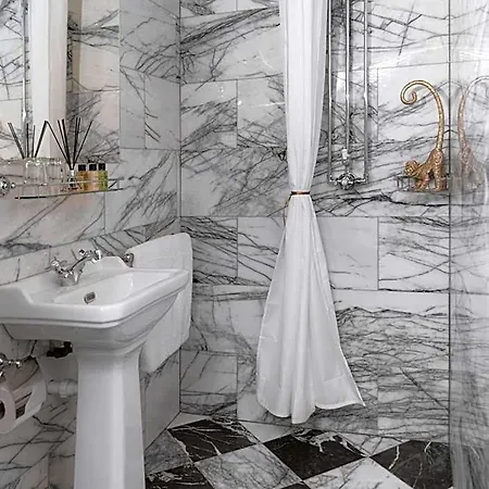 Hotel House Of Gods Royal Mile 4*